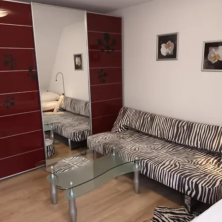 Apartment And Fair In - Messe -